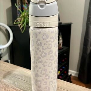 Cirkul White Leopard Print Water Bottle
